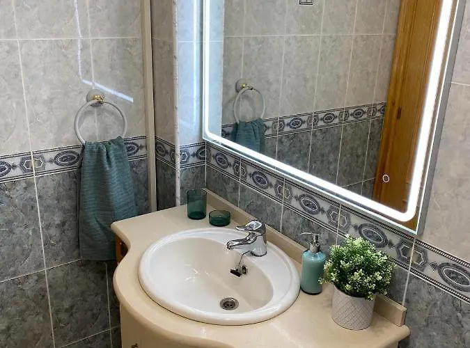 Apartamento Ilona With Sea View, Swimming Pool And Garage