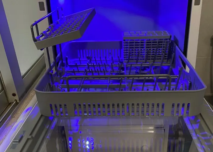 Ilona With Sea View, Swimming Pool And Garage Apartamento