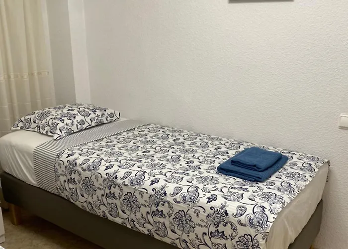 Ilona With Sea View, Swimming Pool And Garage Apartamento *